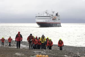 Hurtigruten MS Spitsbergen Expedition Zodiac Excursion 0.JPG